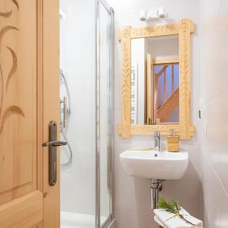 Regle 5 Guide's House Apartment *