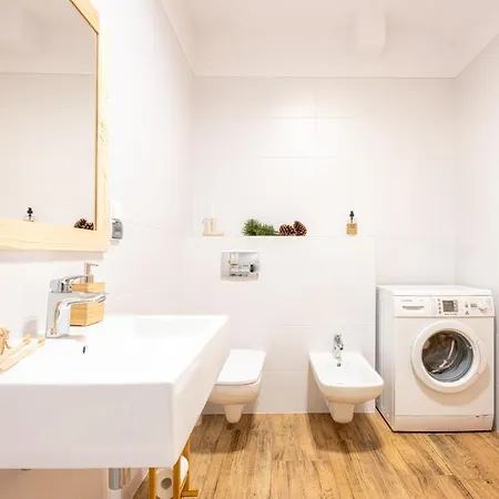 Regle 5 Guide's House * Ζακοπάνε