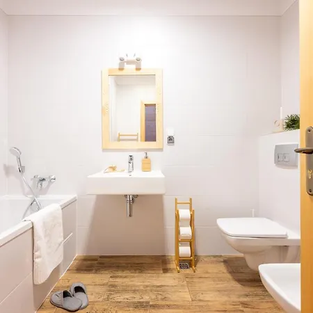 Regle 5 Guide's House Apartment *